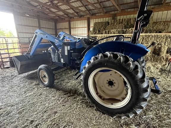 Image of New Holland TT45A equipment image 2