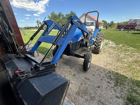 Image of New Holland TT45A equipment image 3