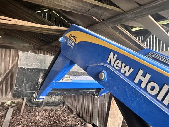Image of New Holland TT75A equipment image 4