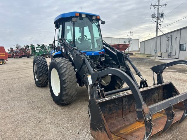 Image of New Holland TV145 equipment image 3