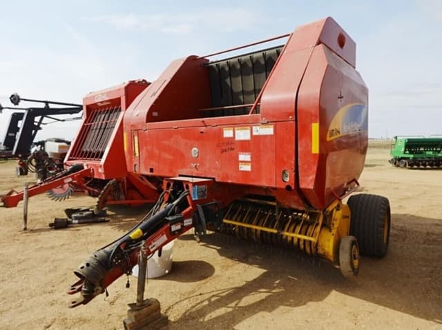 Image of New Holland BR7090 equipment image 1