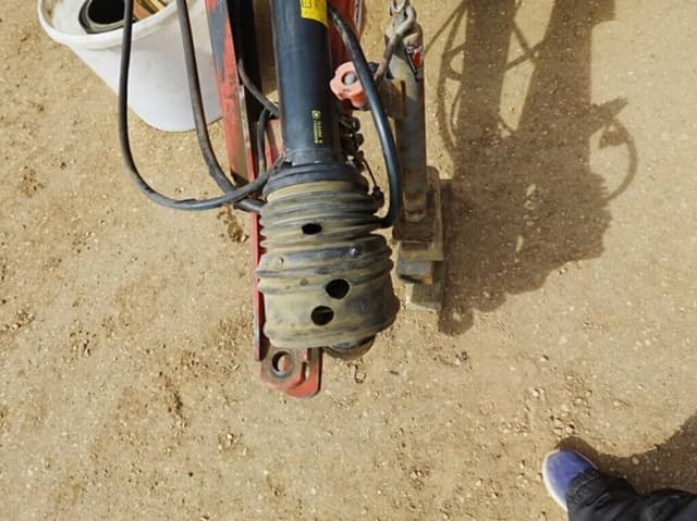 Image of New Holland BR7090 equipment image 4