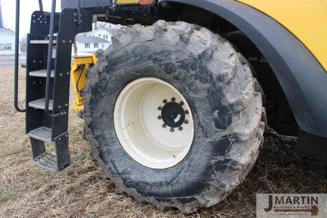Image of New Holland CR9040 equipment image 4