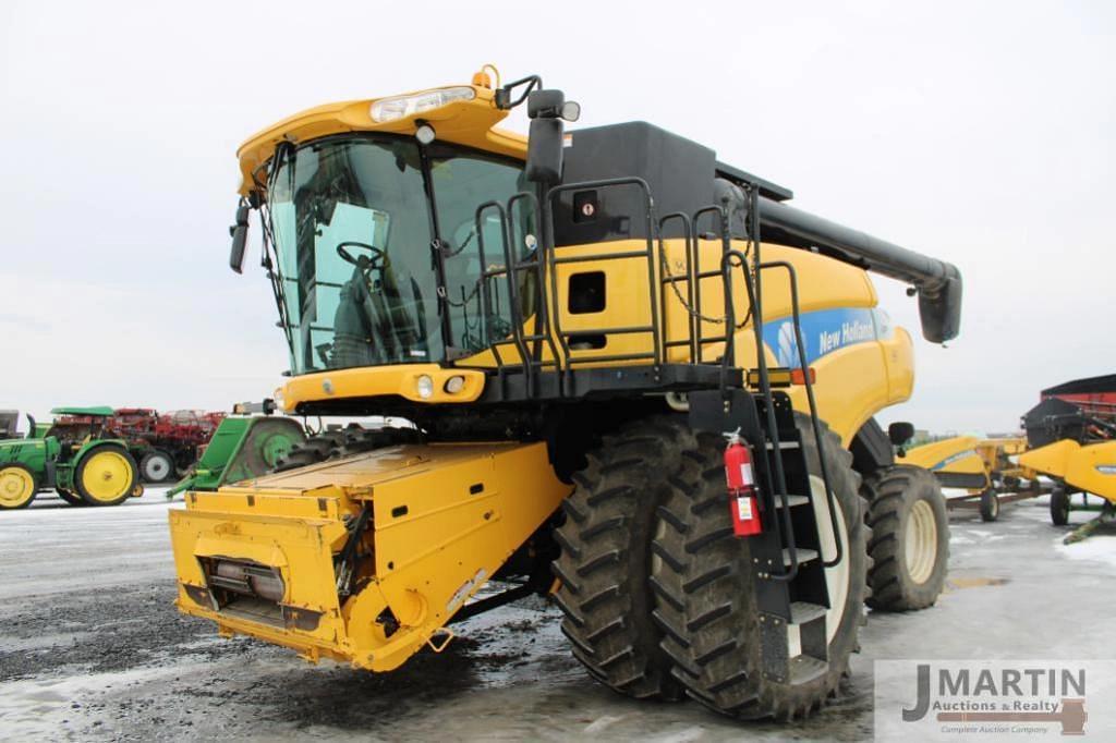 Image of New Holland CR9060 Primary image