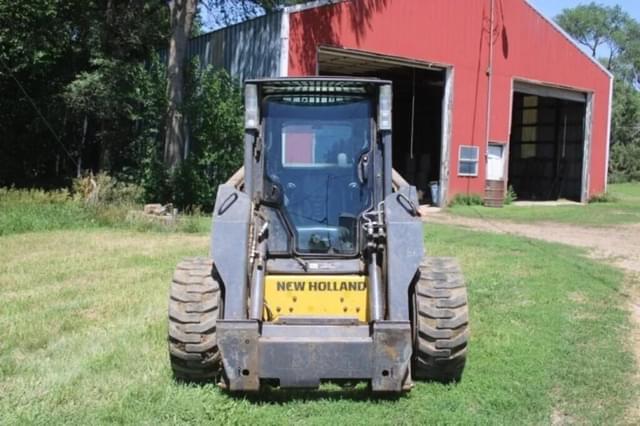 Image of New Holland L190 equipment image 4