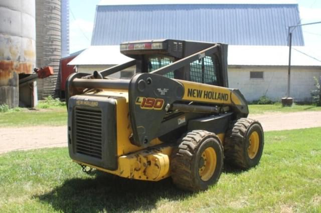 Image of New Holland L190 equipment image 1