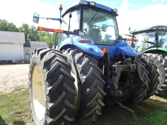 Image of New Holland T8030 equipment image 4