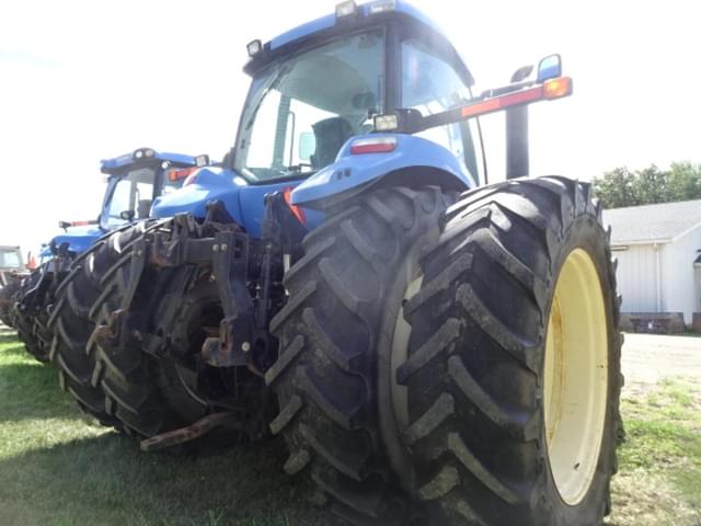 Image of New Holland T8030 equipment image 3
