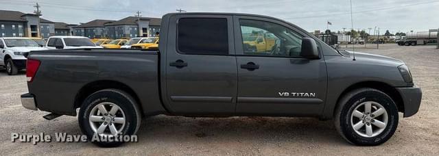 Image of Nissan Titan equipment image 3