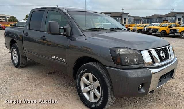 Image of Nissan Titan equipment image 2