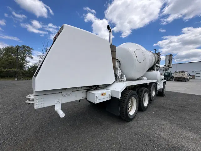 Image of Oshkosh S-2346 equipment image 4