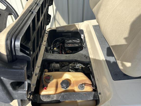 Image of Club Car Precedent equipment image 4