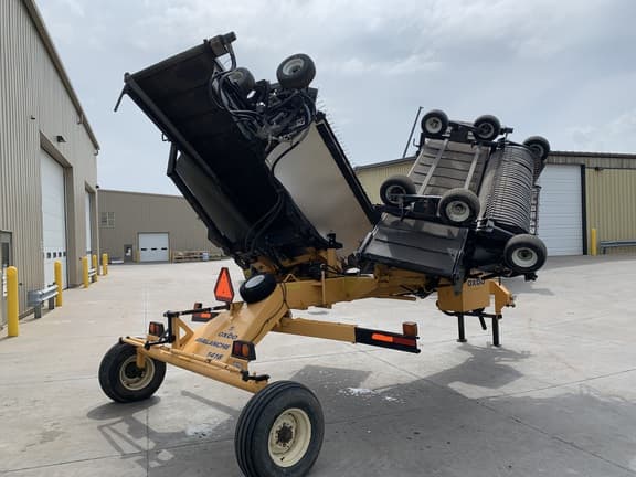 Image of Oxbo 1416 equipment image 2