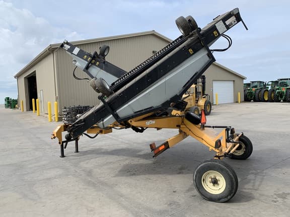 Image of Oxbo 1416 equipment image 4