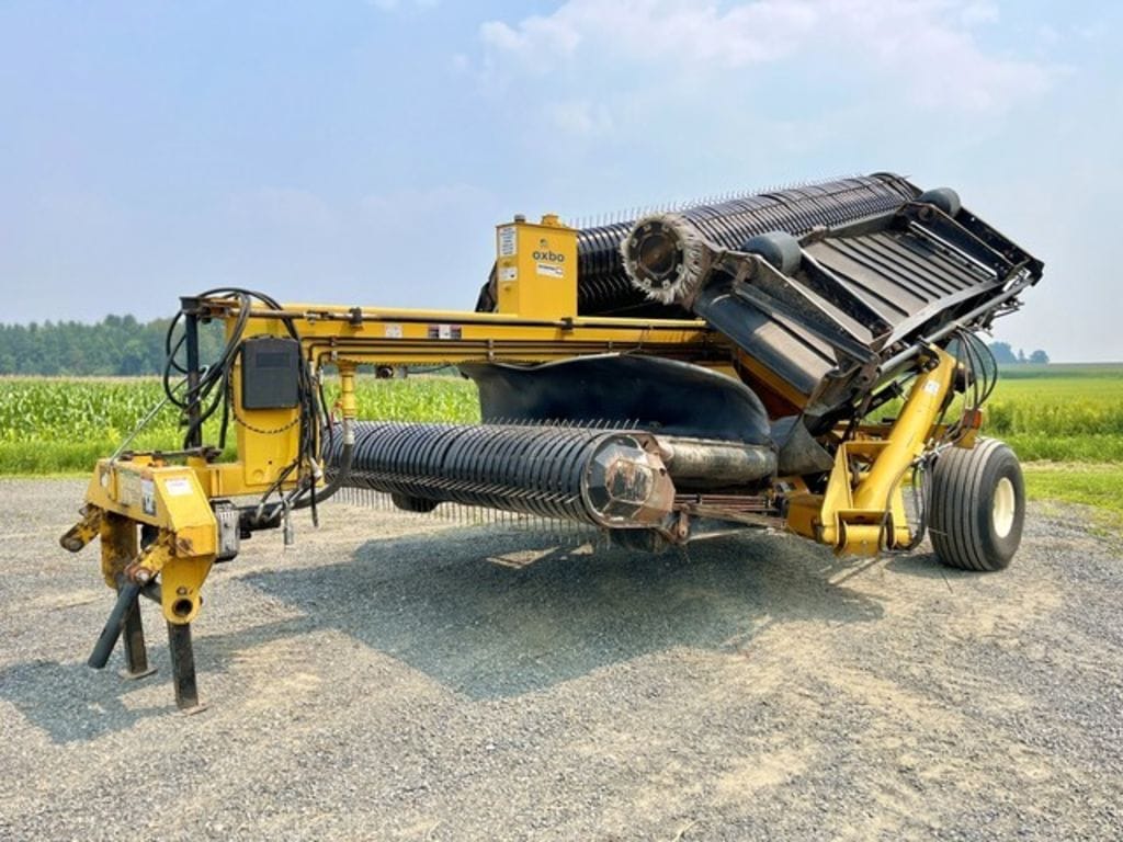 2008 Oxbo 310 Equipment Image0