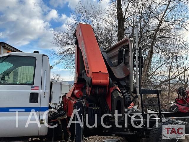 Image of Ford F-750 equipment image 3