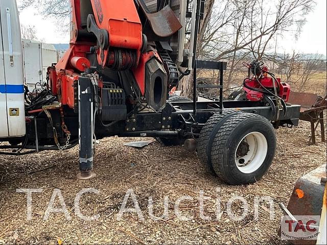 Image of Ford F-750 equipment image 4