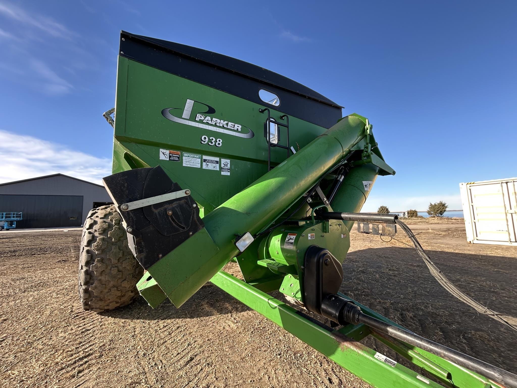 2008 Parker 938 Equipment Image0