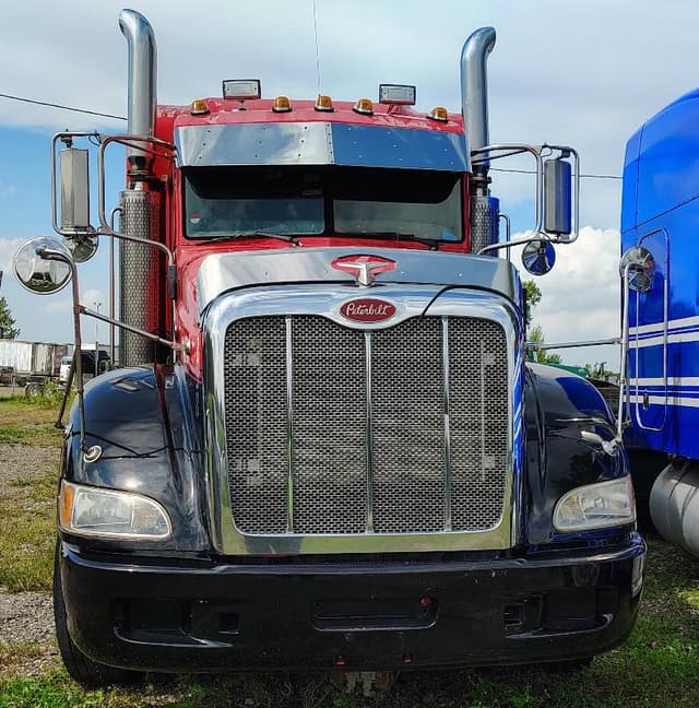 Image of Peterbilt 386 equipment image 2