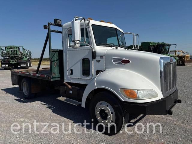 Image of Peterbilt 325 equipment image 2