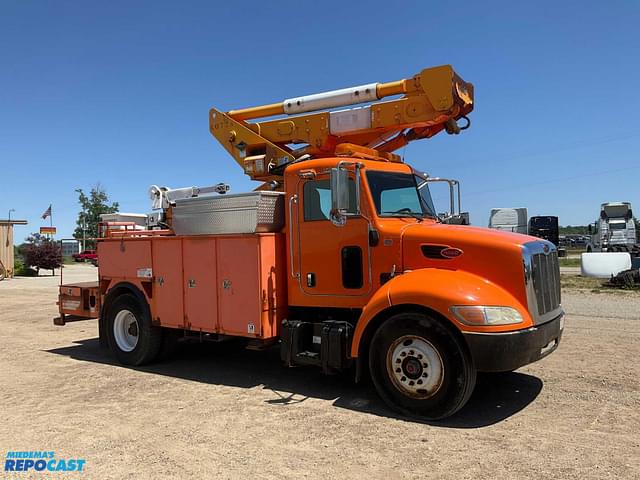 Image of Peterbilt 335 equipment image 1