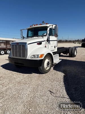 2008 Peterbilt 335 Image