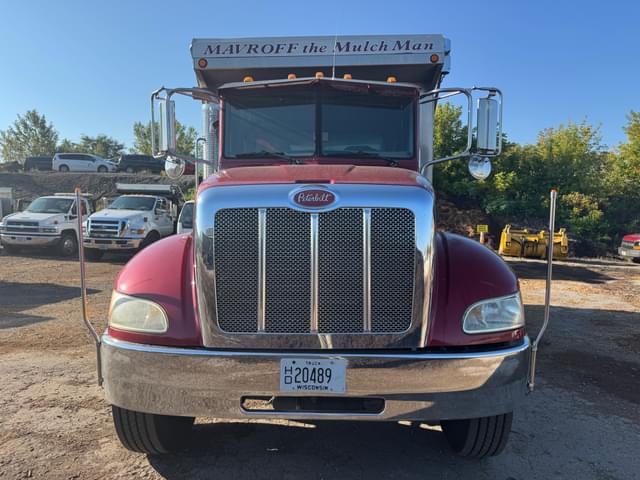 Image of Peterbilt 335 equipment image 1