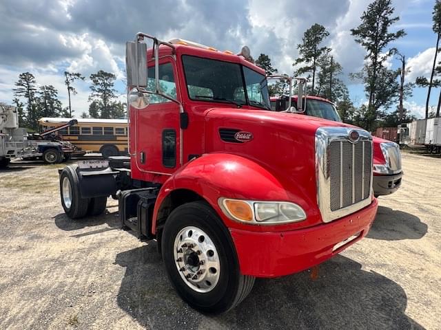 Image of Peterbilt 335 equipment image 1