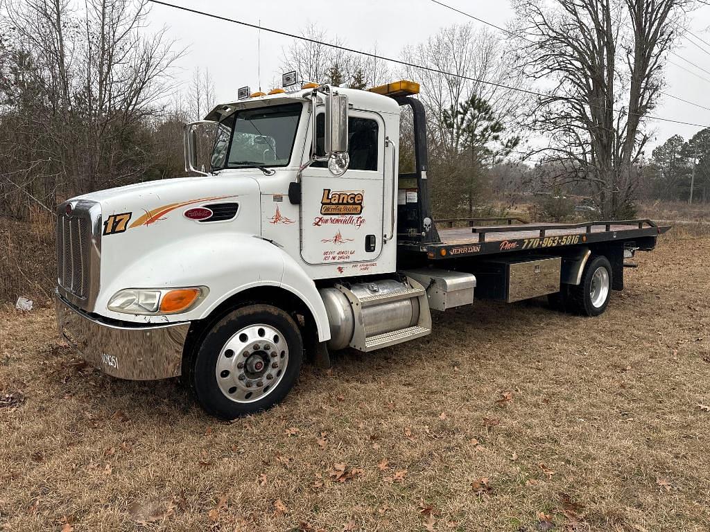 Image of Peterbilt 335 Primary image