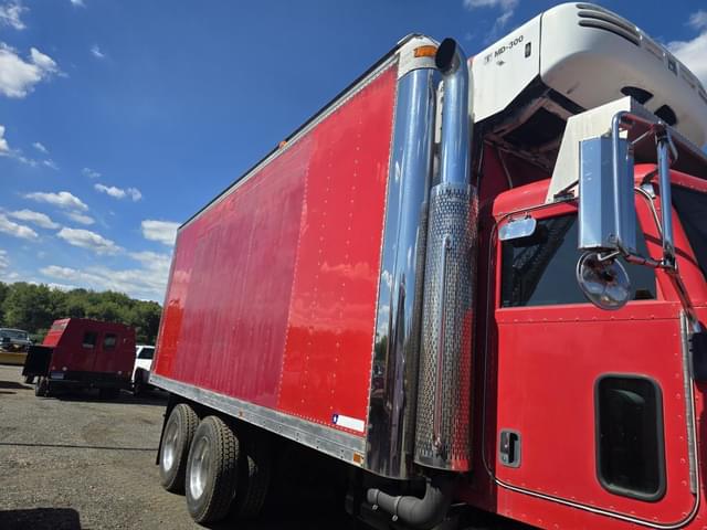 Image of Peterbilt 340 equipment image 3