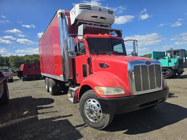 Image of Peterbilt 340 equipment image 2