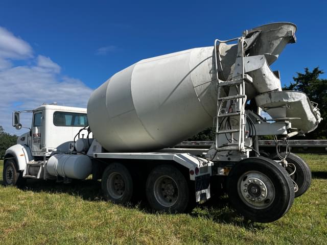 Image of Peterbilt 340 equipment image 2