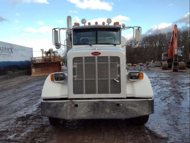 Image of Peterbilt 365 equipment image 1