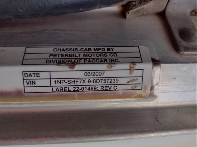 Image of Peterbilt 365 equipment image 4