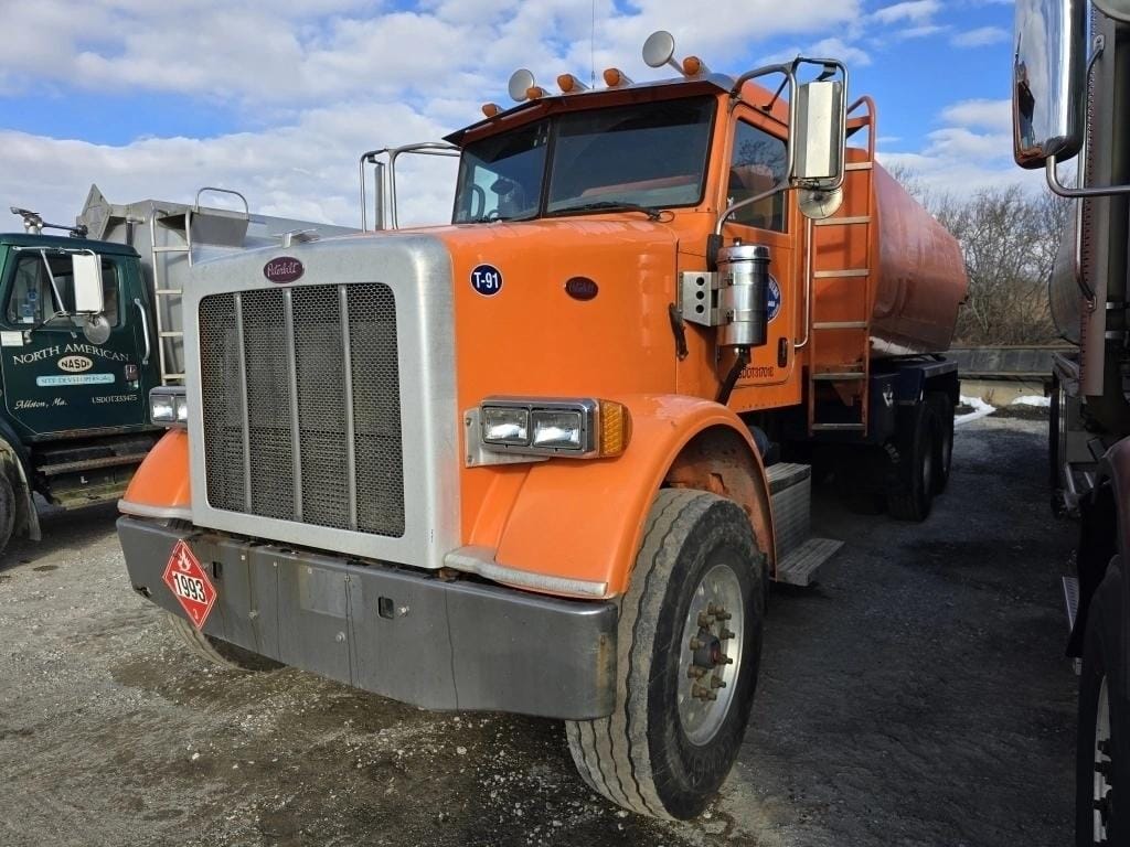2008 Peterbilt 365 Equipment Image0