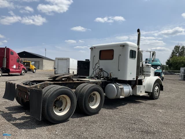 Image of Peterbilt 367 equipment image 4