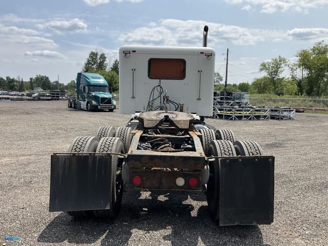 Image of Peterbilt 367 equipment image 3