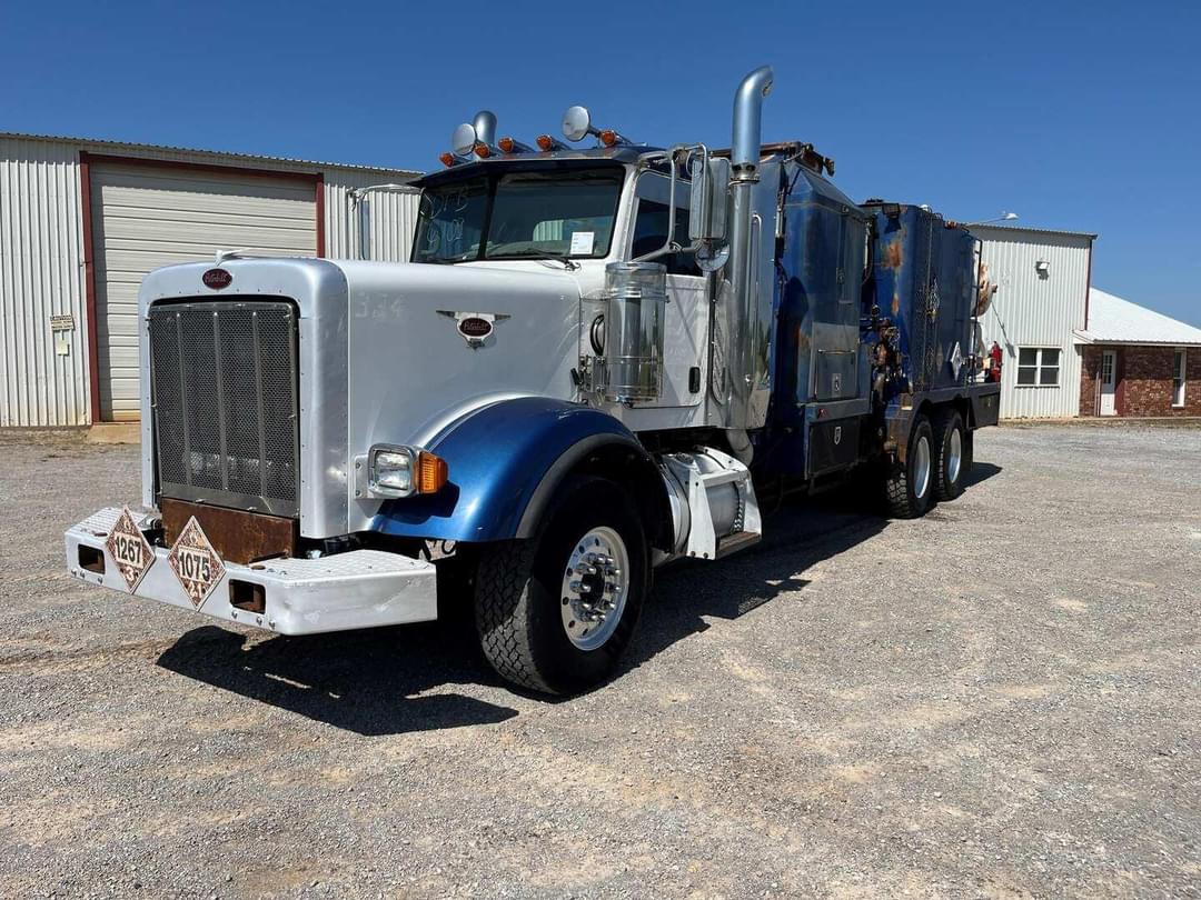 Image of Peterbilt 367 Primary image
