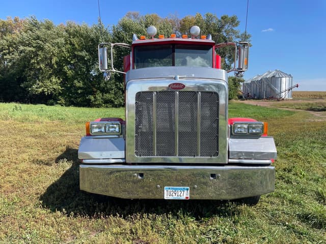 Image of Peterbilt 367 equipment image 1