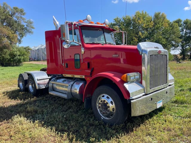 Image of Peterbilt 367 equipment image 2