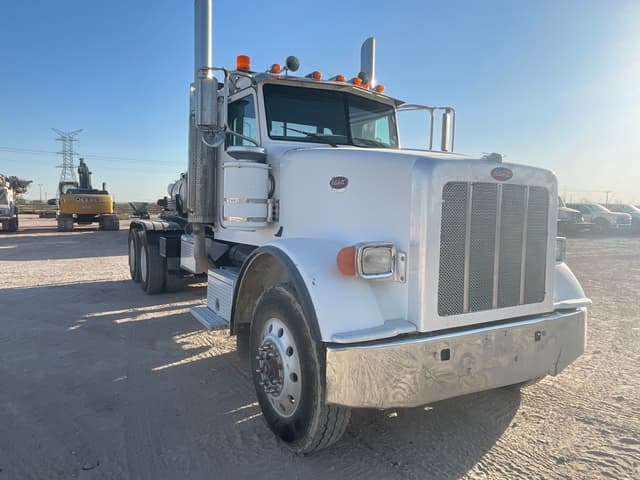 Image of Peterbilt 367 equipment image 2