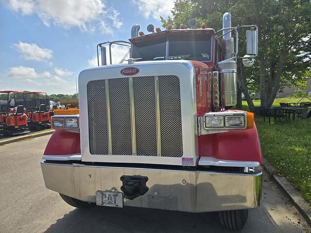 Image of Peterbilt 367 equipment image 1
