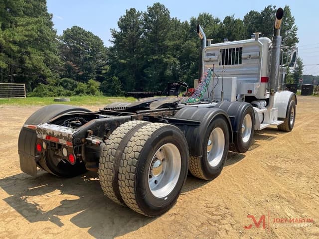 Image of Peterbilt 367 equipment image 2