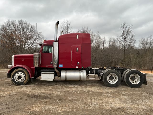 Image of Peterbilt 379 equipment image 2