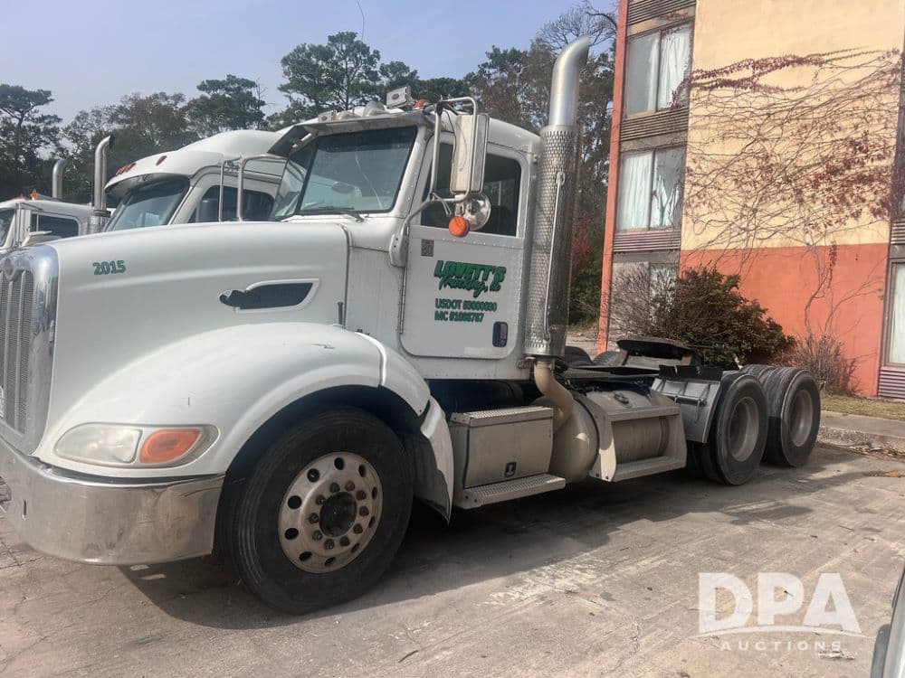 Image of Peterbilt 384 Primary image