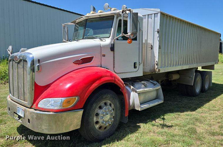 Image of Peterbilt 384 Primary image