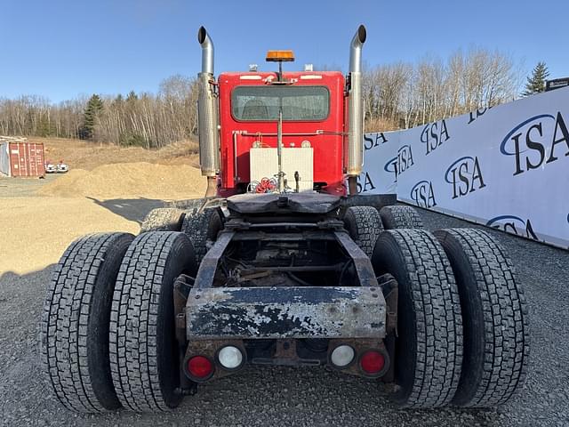 Image of Peterbilt 384 equipment image 3