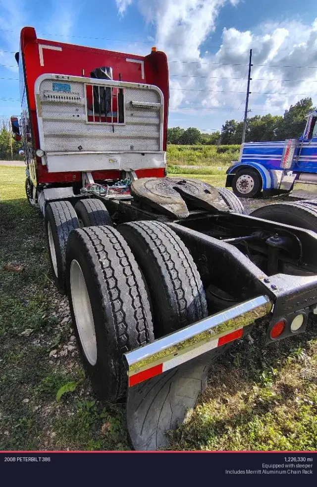 Image of Peterbilt 386 equipment image 2