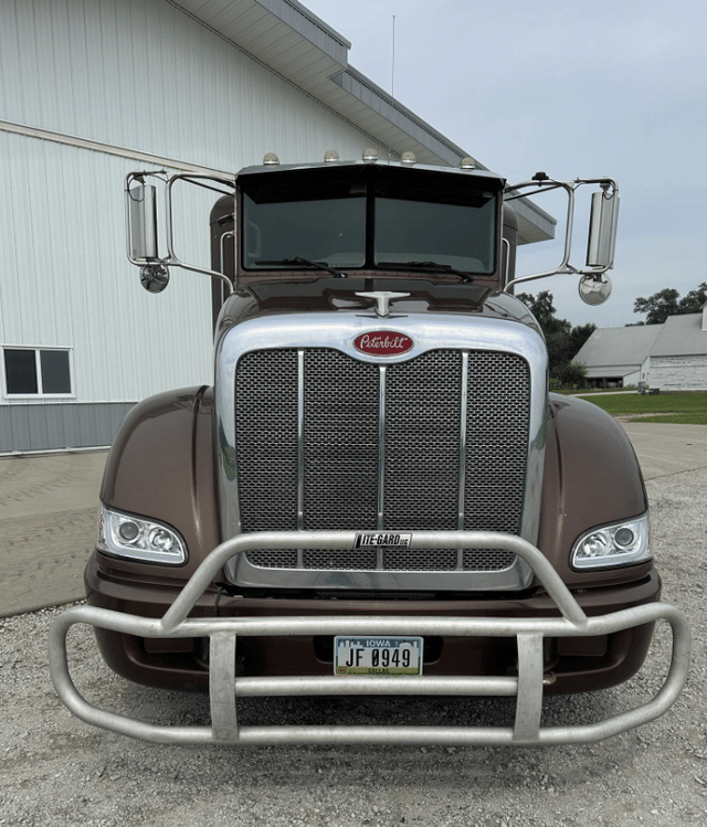 Image of Peterbilt 386 equipment image 1