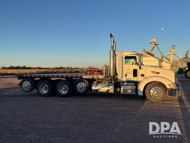 Image of Peterbilt 386 equipment image 3